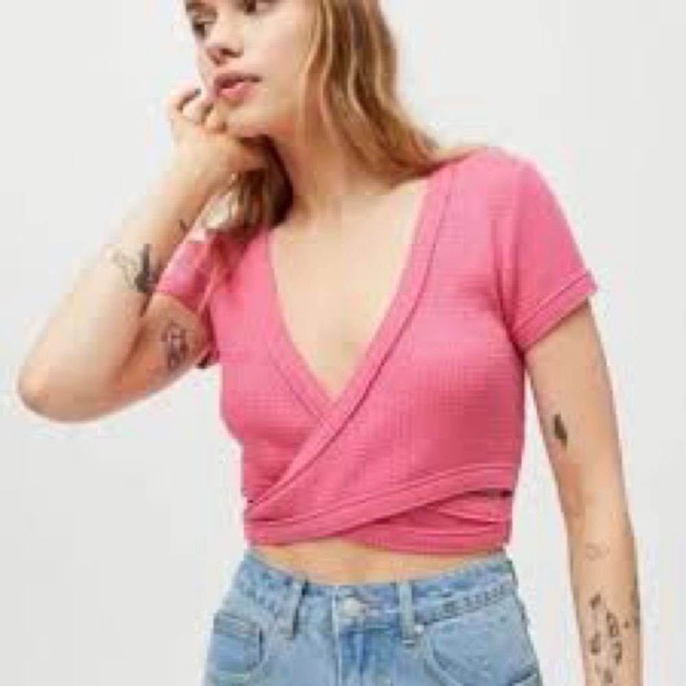 Urban Outfitters UO Karlie Waffle Wrap Cross Over Crop Top Pink Sz Small